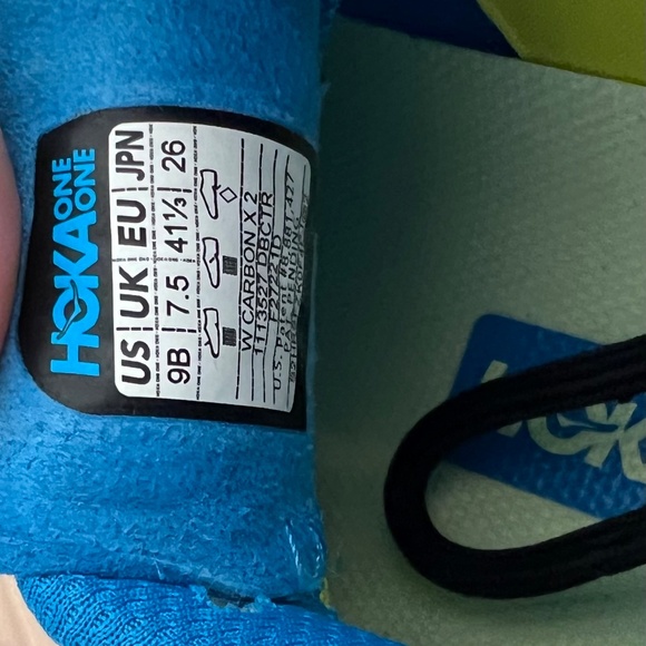 HOKA one one carbon x2 women’s NWOT Diva blue citrus colour - Picture 4 of 5